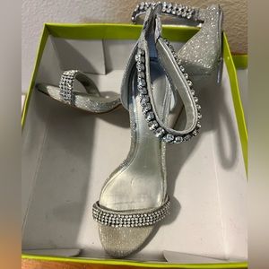 Giani Bini dress heels